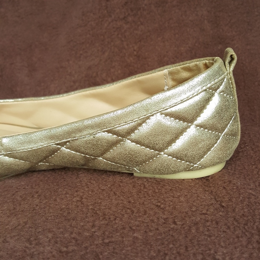 F21 Gold Quilted Flats - Picture 6 of 7